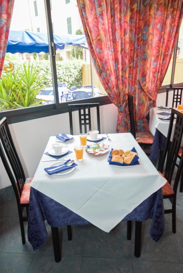 Hotel Raphael Montecatini Terme Bagian luar foto